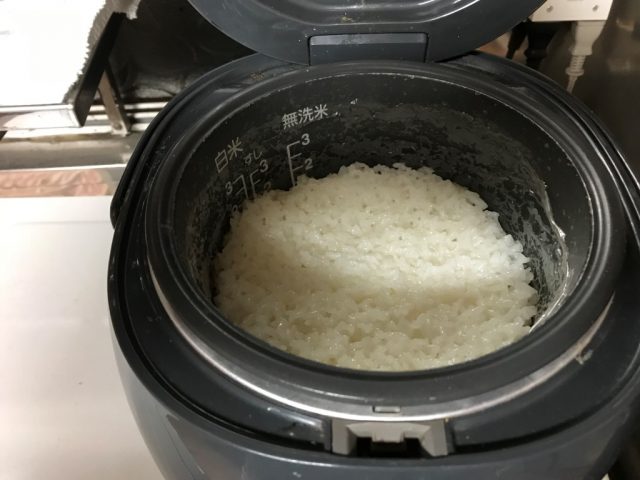 炊き上がった最高級コシヒカリ 「丹波ひかみ米」